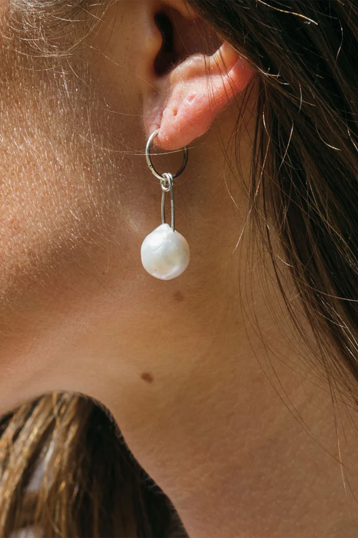Baby Hanger-On Pearl Earring