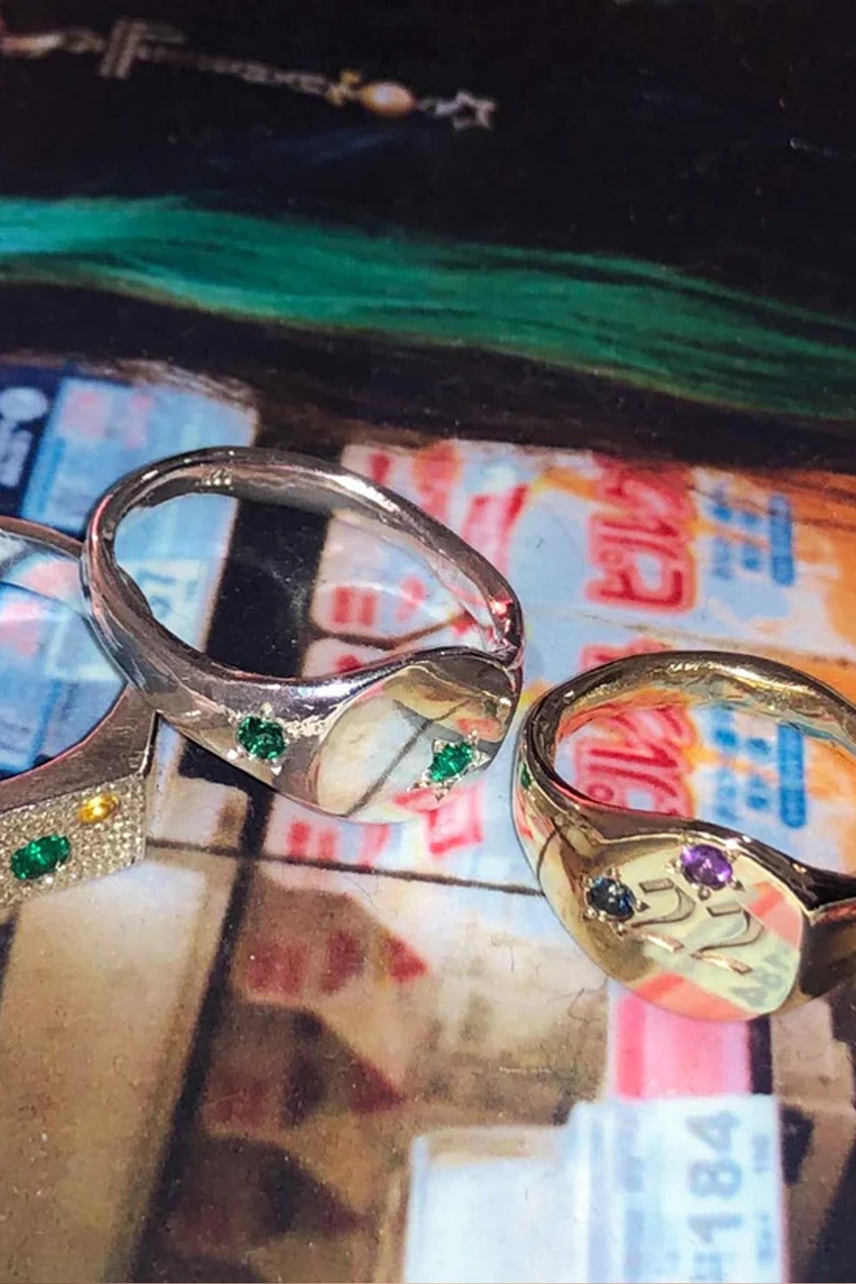 Circle Signet Ring With Gems