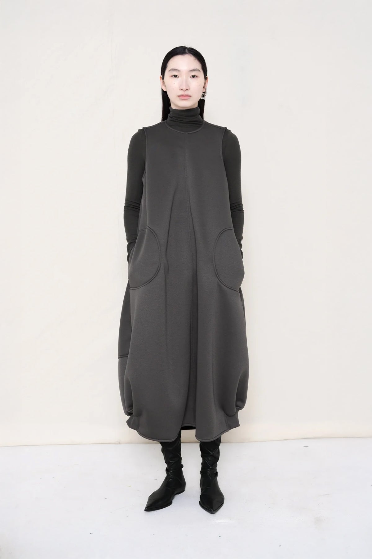 Sleevesless O-Line Dress