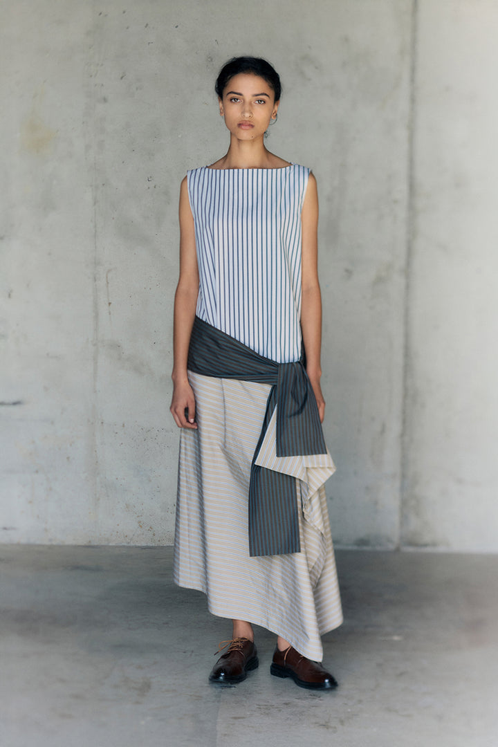 Sleeveless Drape Dress